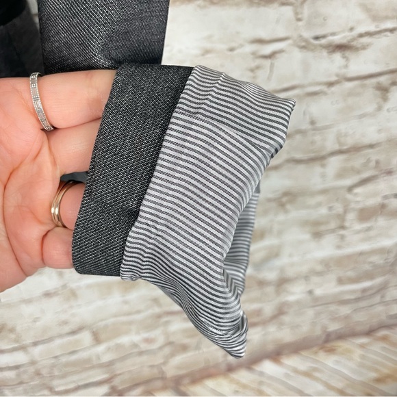 Express Gray Fitted Blazer Sz 4 Lined One Button Pockets Jacket Career - Picture 5 of 8